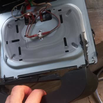 Sinbo SSM-2550 Sandviç Makinesinde Termostat Arızası Yangın Tehlikesi Oluşturdu