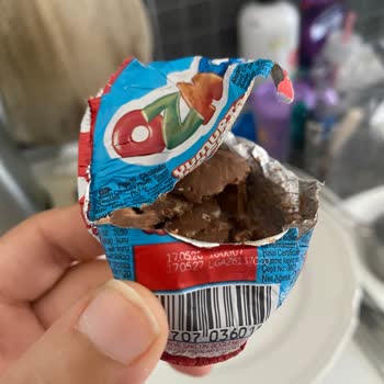 Ozmo Sürpriz Yumurta Çikolatasının Bozulmuş Kokusu Çocuğumun Sağlığını Tehdit Ediyor