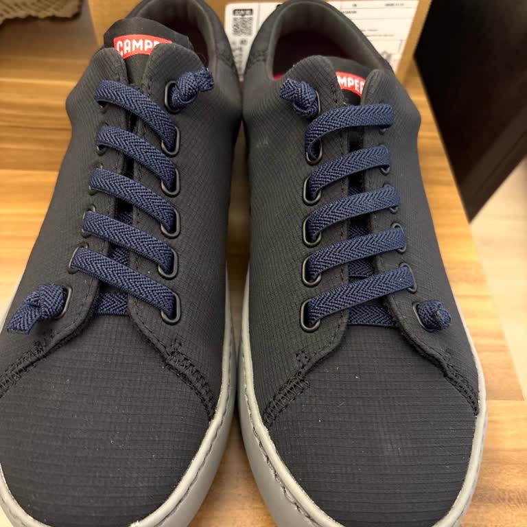 Recibí Zapatos Camper Incorrectos y la Devolución se Retrasa – Exijo Solución