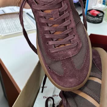 Solicito Cambio de Mis Zapatillas Camper por Costura Desprendida