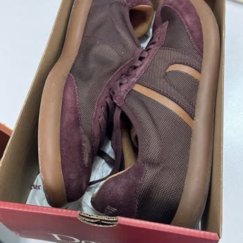 Solicito Cambio de Mis Zapatillas Camper por Costura Desprendida