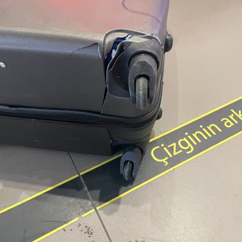 Air Serbia Ignores Luggage Claim Reference 000952/2026 After Damaging New Suitcase