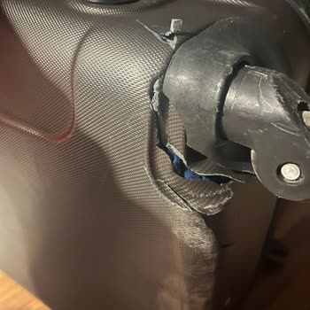 Air Serbia Ignores Luggage Claim Reference 000952/2026 After Damaging New Suitcase
