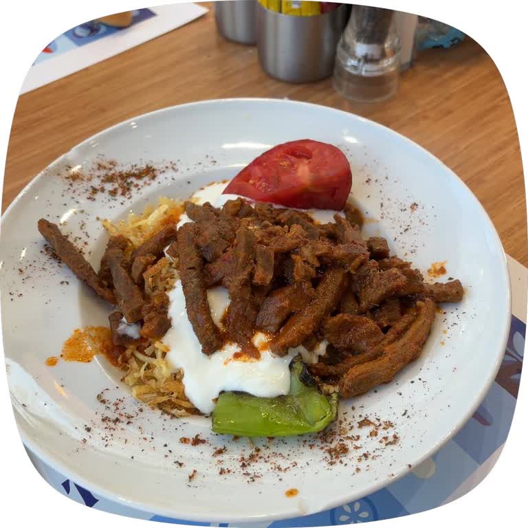 Çökertme Kebabının Patatesi Yanmış, Körili Tavuk Çözülmemiş Ve Pişmemiş