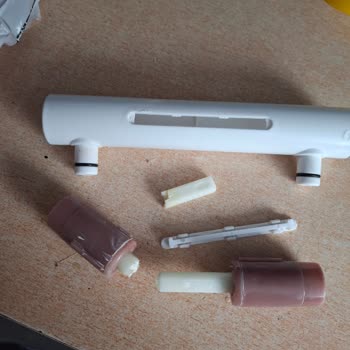 Creavit Lara Klozet Kapağında Damperli Menteşe Arızası Ve Yedek Parça Eksikliği