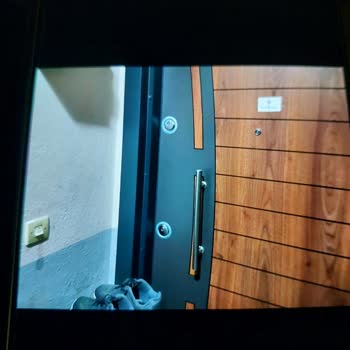 Kargo Görevlisinin Zile Basmaması Ve Müşteriye Bağırması