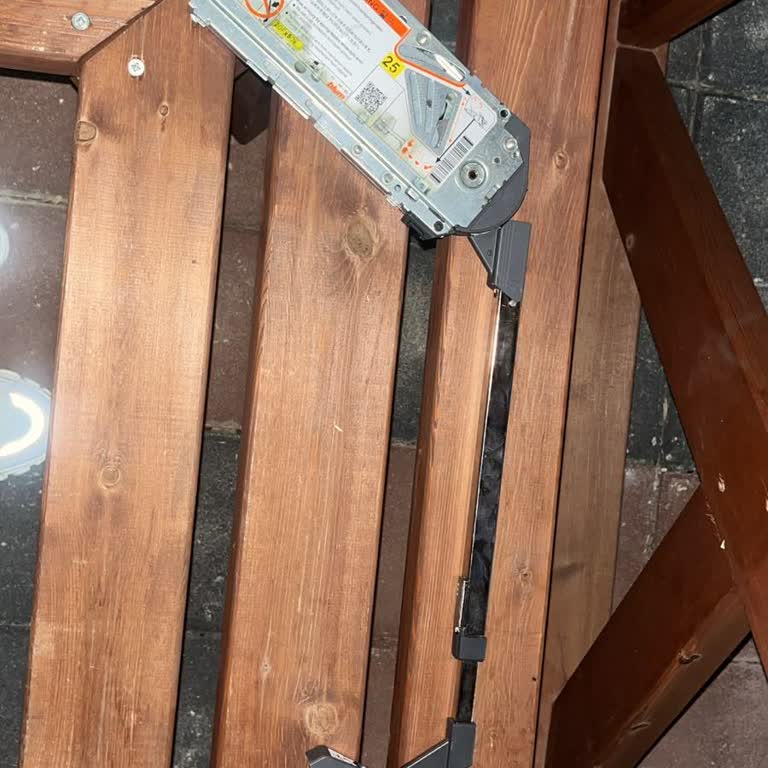 Blum Frenli Menteşe Arızası, Yedek Parça Ve Model Bilgisi Talebi