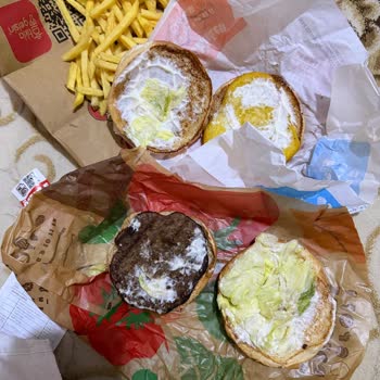 Beylikdüzü Burger King'de Yanık Köfte Ve Az Patates Sorunu Tekrarlıyor
