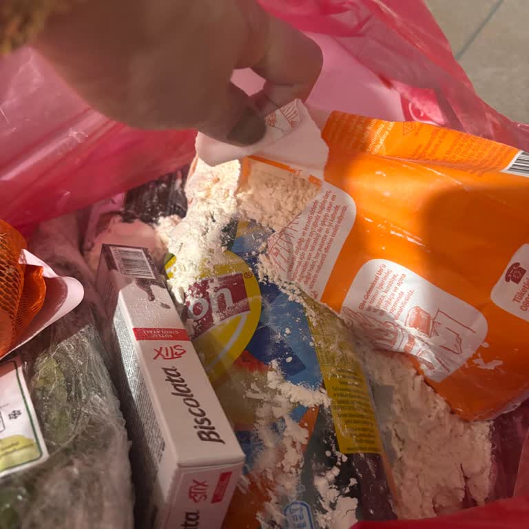 Yemeksepeti Marketten Gelen Patlamış Un Paketi Evinize Un Saçtı Ve Ürünleri Kirletti