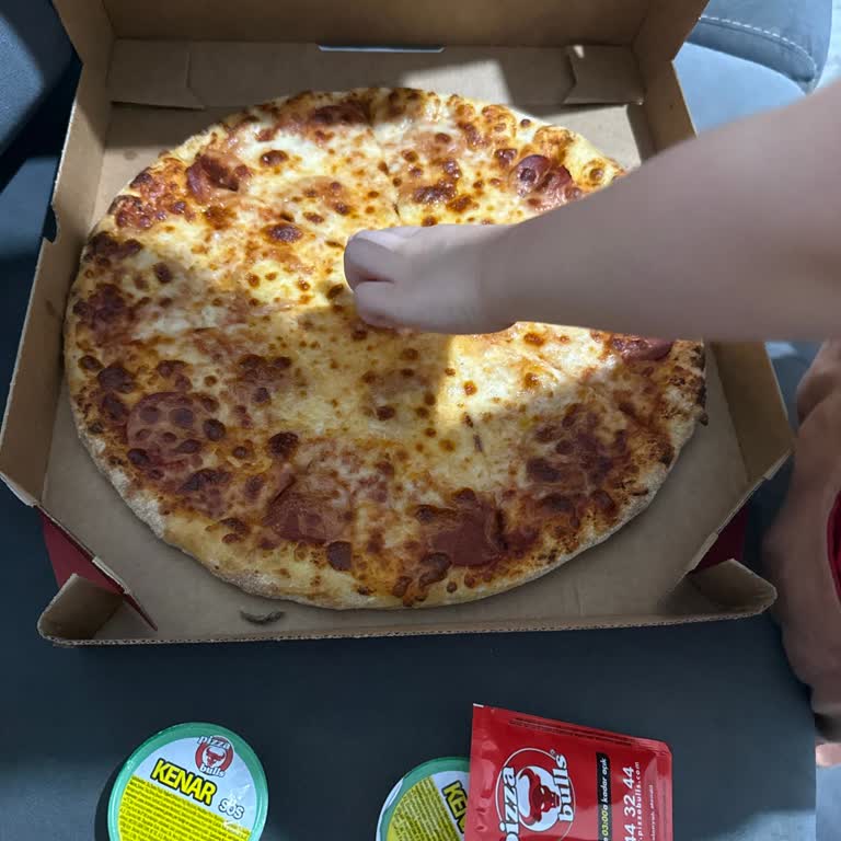 Sucuklu Pizza İçeriği Az Ve Yanıltıcı İade Talebi