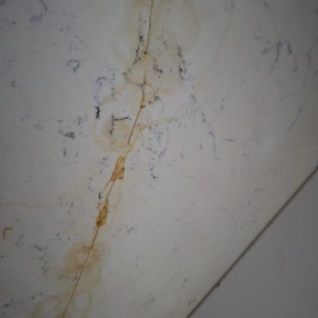 Coante Mutfak Tezgahında Üç Kez Çatlak Ve Garanti Reddi