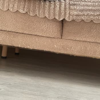 Viev Mobilya’nın Pati Dostu İddiası Gerçekleşmedi: Koltuklar Tiftikleniyor Ve Çöküyor