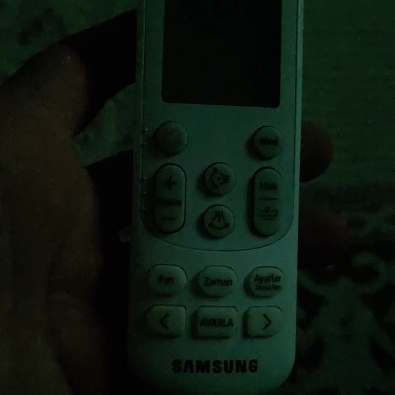 Aydınlatmasız Samsung Klima Kumandası Karanlıkta Kullanım Zorluğu