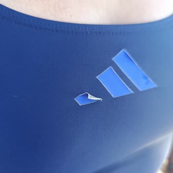 Adidas Mayo Kalitesinde Yırtılma Ve Logo Soyulması: Değişim Ve İade Talebi