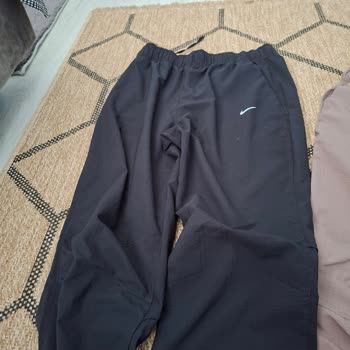 Nike Eşofman Altında Renk Solması Ve Dikiş Sorunu: Kısa Sürede Bozulma Ve Red Kararı