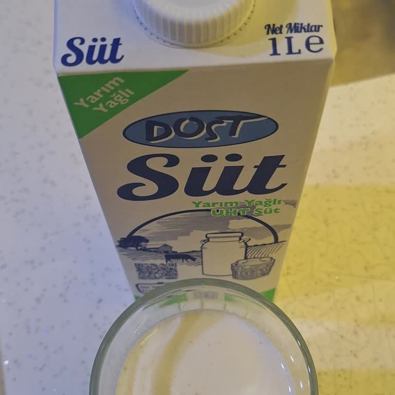 Dost Süt Pütürlü Olması Çocuklarda Mide Bulantısına Neden Oldu