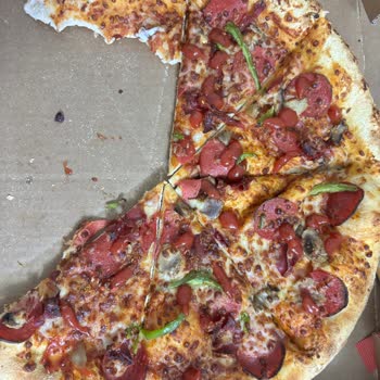 Domino’s Şubesinden Eksik Malzemeli Pizza Şikayeti