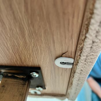 Montaj Hatalı Ve Hasarlı Mobilyalar İçin Hızlı Değişim Talebi