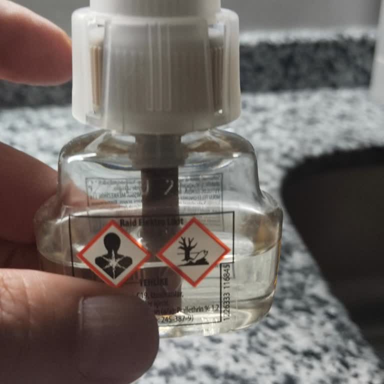 Yarı Dolu Raid Elektronik Likit Şişesinde Ürün Eksik Doldurulması Şikayeti