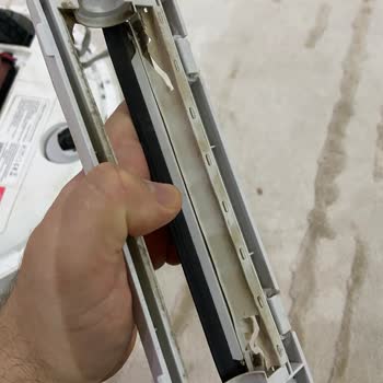 Roborock S8 Pro Fırça Kapağı Garanti Süresinde Kırıldı