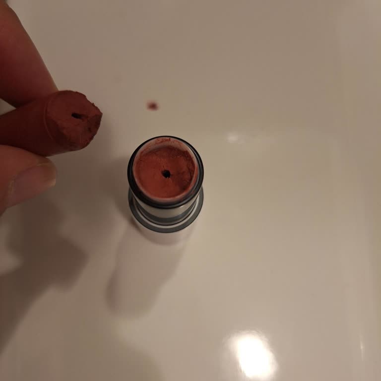 Kırık Lip Balmı Teslimatı Ve Güven Sorunu