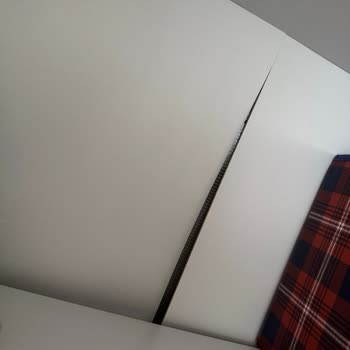 Teslim Edilen Gardırop Ve Şifonyerdeki Hasar Ve Müşteri Hizmetlerinden Yanıt Yok