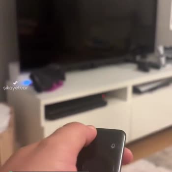 Samsung UE50CU8000UXTK Kumandam Yalnızca Şarjdayken Çalışıyor