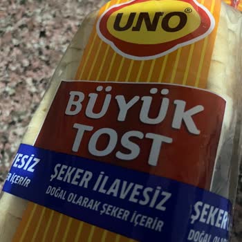 Küflü UNO Büyük Tost Ekmeği Çocuklar Tarafından Tüketildi Ve Sağlık Endişesi Yaratıyor