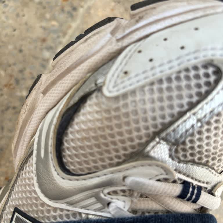 Yeni New Balance Ayakkabım 9 Ayda Yırtıldı, Değişim Veya İade Talebim Reddedildi