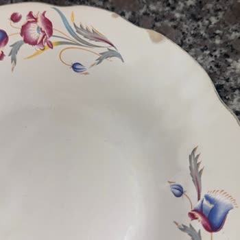 Profilo Bulaşık Makinesi Tabak Ve Bardak Kenarlarını Çatlatıyor Ve Müşteriyi Mağdur Ediyor