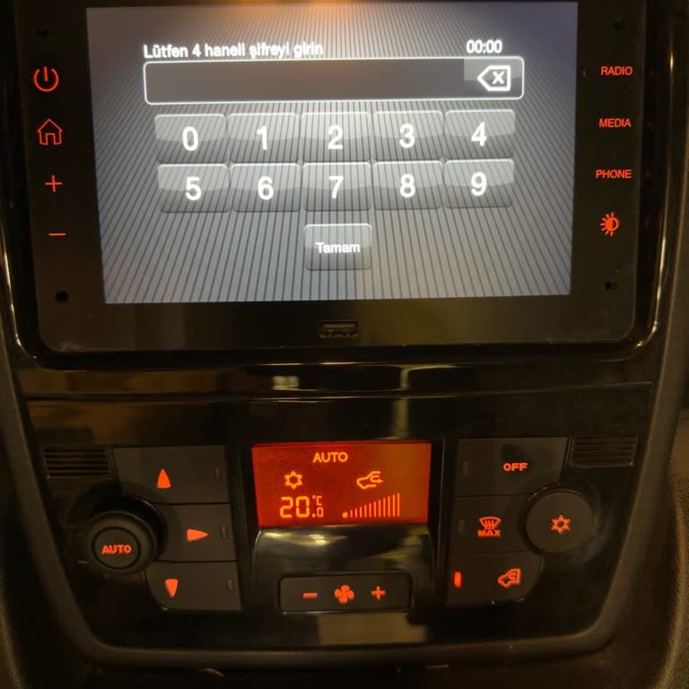 Peugeot Yetkili Serviste Basit Radyo Kodu İçin 5.000 TL Ücret Talebi