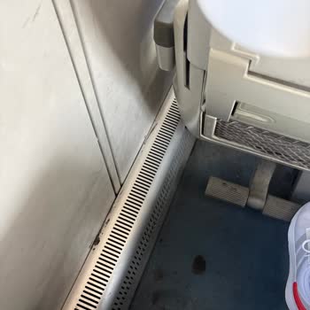 Ters Yön Koltuk Ve Kirli Tren İç Ortamı