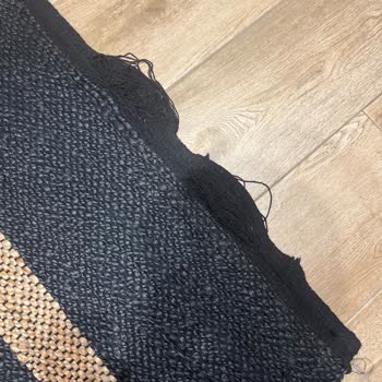 Kısa Sürede Kenarları Sökülen Halı İçin Değişim Talebi