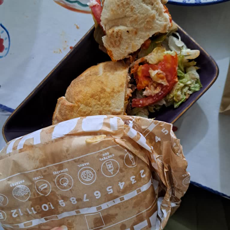Migros Yemek'ten Bozuk Döner İçin Tam İade Talebi
