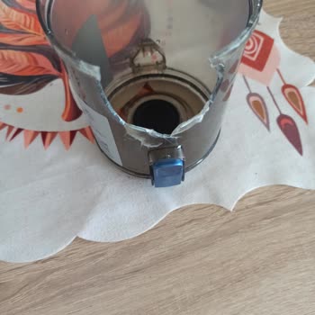 Kırılan Toz Haznesi Garanti Dışı Bırakıldı Ve Yedek Parça Temin Edilemiyor