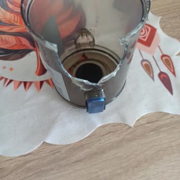 Kırılan Toz Haznesi Garanti Dışı Bırakıldı Ve Yedek Parça Temin Edilemiyor