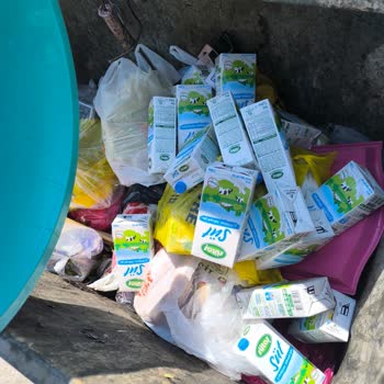 Ekmekçi Hipermarket Bozuk Olan Sütlerin İadesi