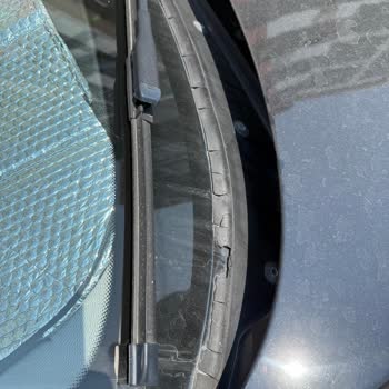 BMW Yetkili Servis, Ön Cam Fitil Değişimini Garanti Dışı Sayıp 5.000 TL Talep Ediyor