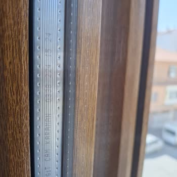 Isıcam Camlarındaki Kimyasal Lekeler İçin Garanti Kapsamında Yanıtsız Başvuru