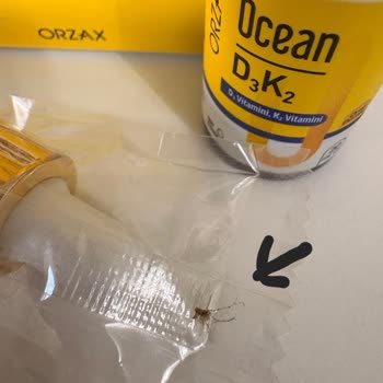 Kapalı Şişede Sinek Ölüsü Bulunan Vitamin Damlası Ve Duyarsız Müşteri Hizmeti