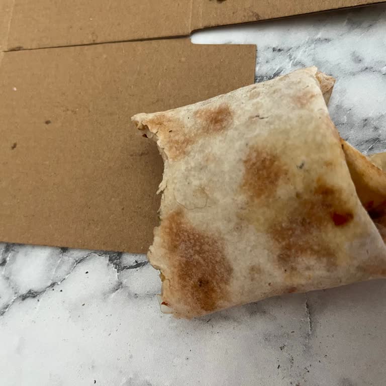 Lahmacunda Kıl Çıktı, Hijyen Örneği Olmadı Ve Yönetim Soğuk Davrandı