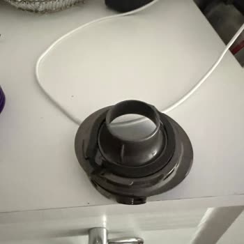 Dyson V7 Motor Filtre Kapağı Parçası Aşırı Ücret Talebi
