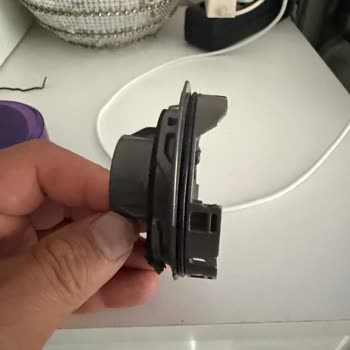 Dyson V7 Motor Filtre Kapağı Parçası Aşırı Ücret Talebi