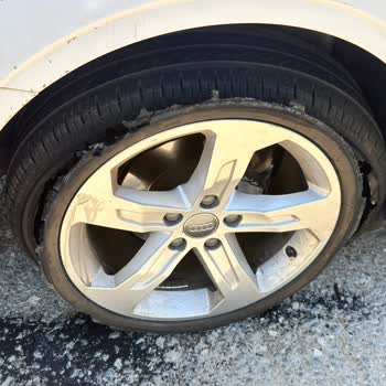 Michelin Primacy 5 Tire Blows Out While Driving, Prompting Warranty Claim