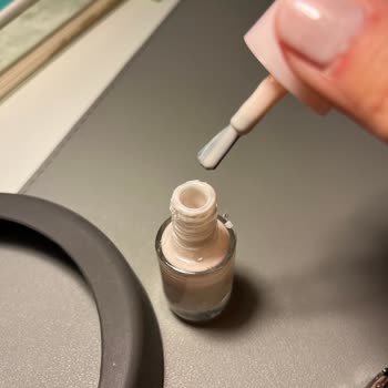 Essence Sugar Blush Nail Polish Formula Dries Out and Becomes Unusable