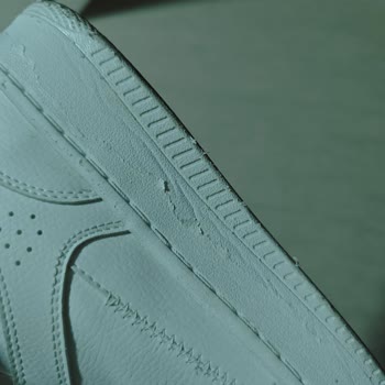 İlk Kullanımda Alt Plastik Parçası Soyulan Skechers Ayakkabısı İçin İade Talebi