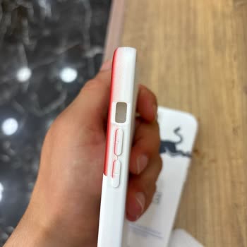 Sipariş Edilen İPhone 15 Kılıfları Görsellerle Uyuşmuyor Ve Baskı Hatalı