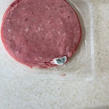 Namet Salamı Küflü Çıktı, Sağlık Endişesi Ve İade Talebi