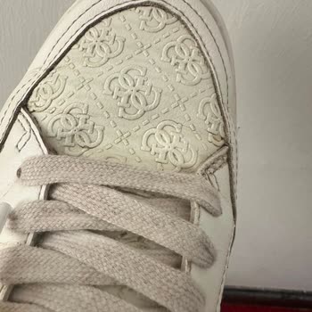 Defolu Sneaker Ve Uzayan İade Süreci