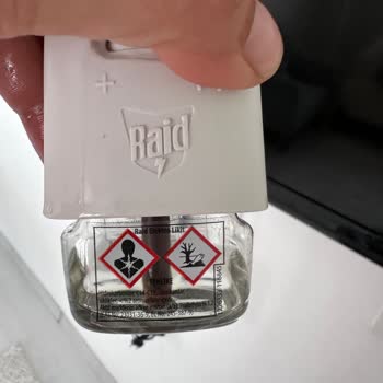 Leaking Raid Liquid Mosquito Repeller Poses Safety Hazard for Babies